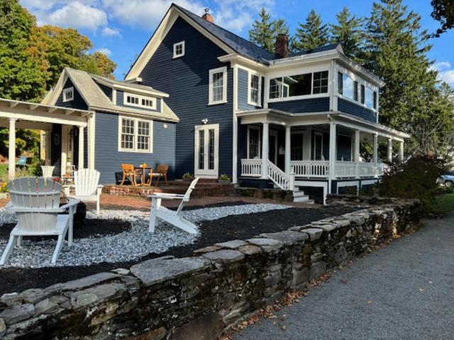 The Inn Crowd Bed And Breakfast Holden 외부 사진