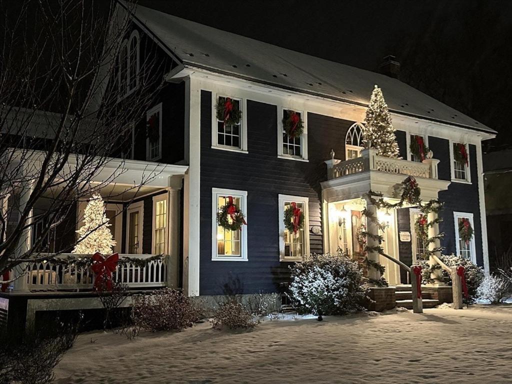 The Inn Crowd Bed And Breakfast Holden 외부 사진